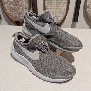 Nike Aptare SE Flyknit Sneakers